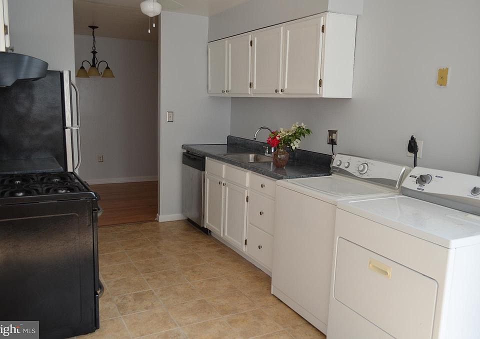 1st image of 100 Royal Oak Dr APT D