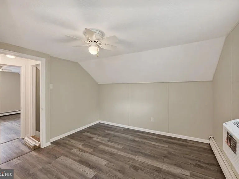 135 Keswick Ave — Photo 14