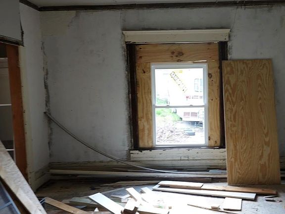 2nd image of 815 Prospect St