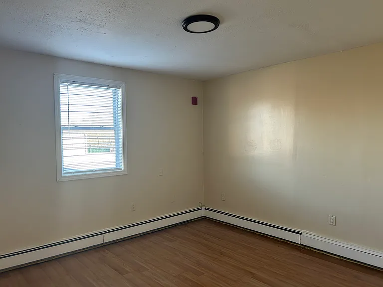 569 Winthrop St #2 — Photo 8
