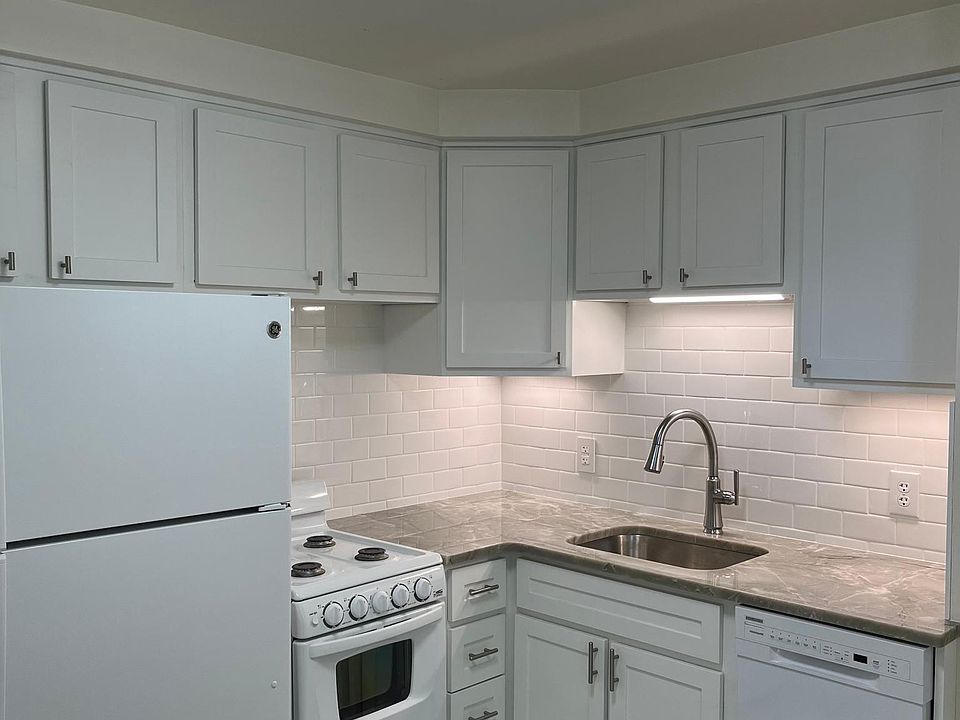 1st image of 12 Zimmerman Blvd Unit 2