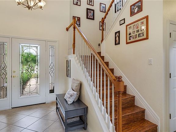 4th image of 2481 Carnation Ct