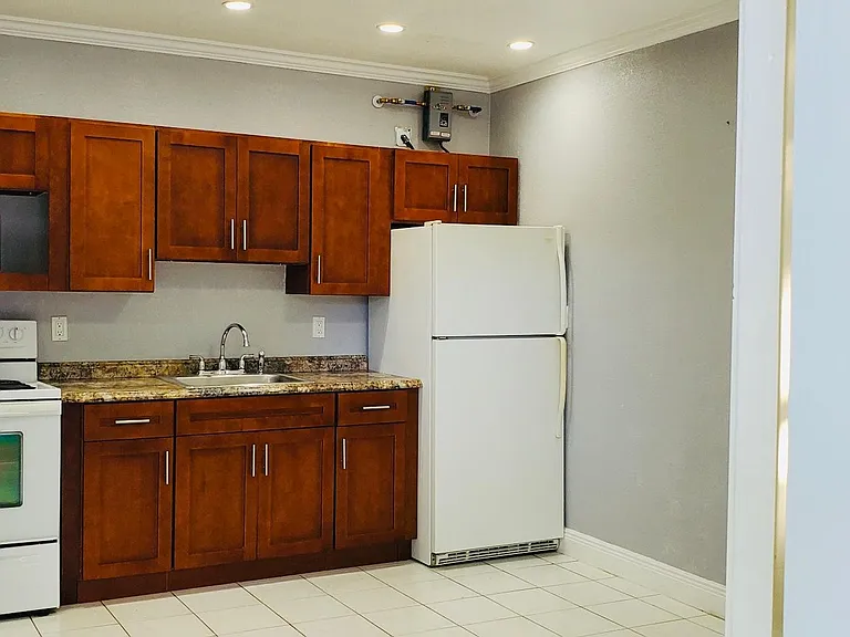85 W 10th St #3E — Photo 6
