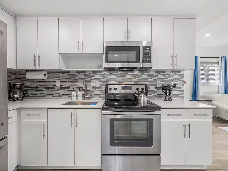 836 SW 4th Ave — Photo 23