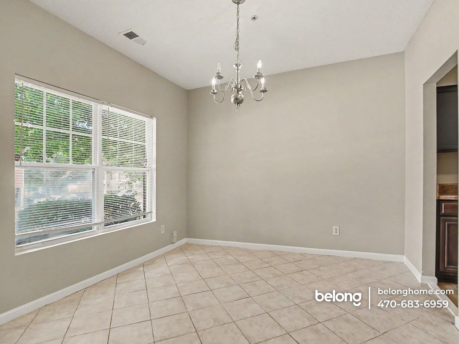 3 bed, 2.5 bath, 1452 sqft, $1,595 — Photo 4
