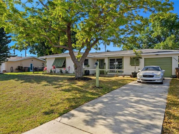 1526 SE 42nd St, Cape Coral, FL 33904