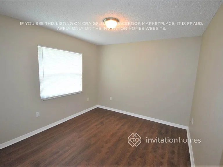 4061 Prairie View Dr N — Photo 9