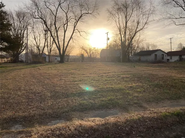 1322 N Cedar St, Bismarck, MO 63624