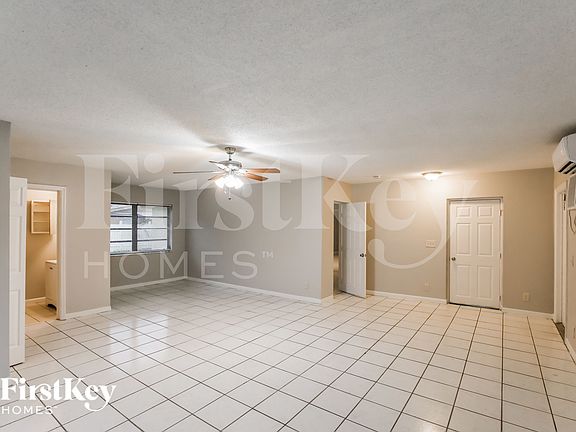 4th image of 890 Alabama Ave