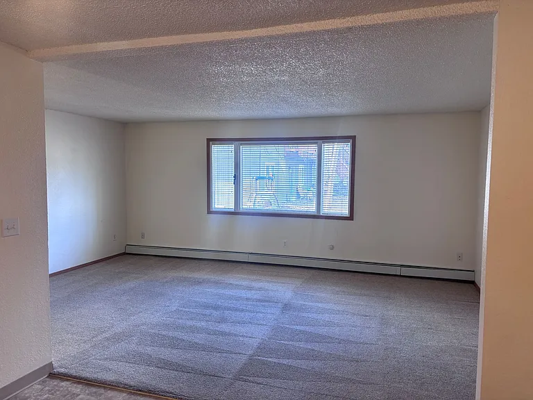 450 Dailey Ave — Photo 3