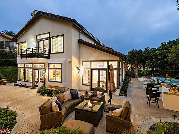 2nd image of 5 Glastonbury Pl