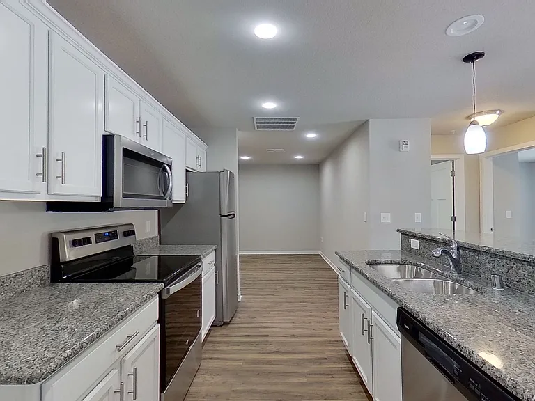 1911 Stoney Ln #80 — Photo 11