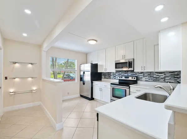 1090 Guildford E #1090, Boca Raton, FL 33434