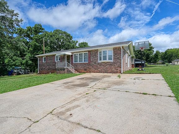 3rd image of 206 Partridge Rd
