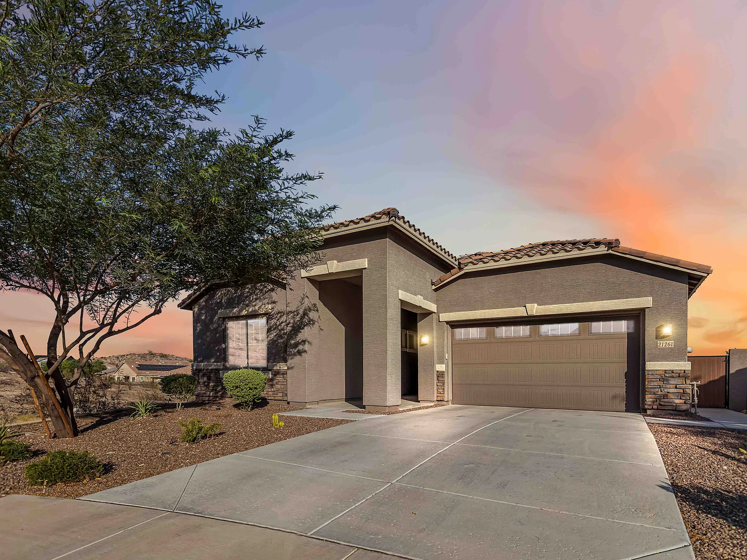 4 bed, 2.5 bath, 2322 sqft, $4,200 — Photo 1