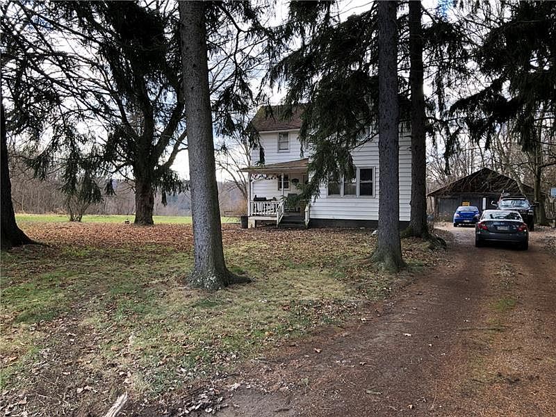1st image of 216 Crest Dr