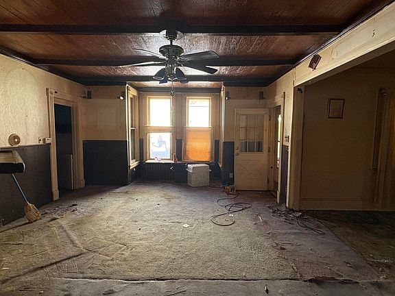3rd image of 535 Knower St