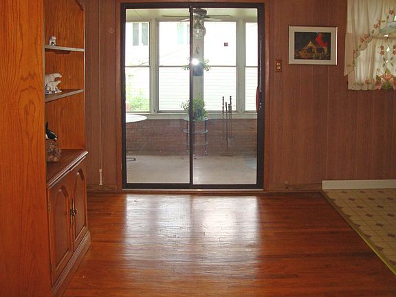 DR leads to Sunroom