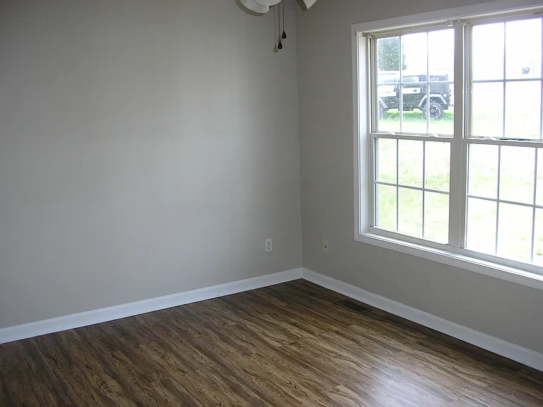402 Clark St #B — Photo 8