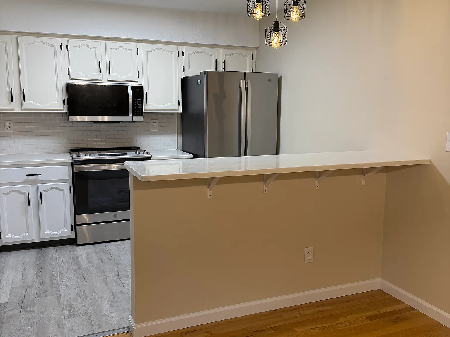 2 bed, 1176 sqft, $2,000 — Photo 3
