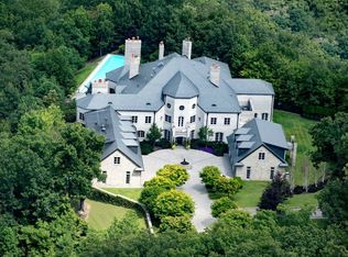 230 Quarry Rdg E, Charleston, WV 25304