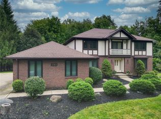 781 Hanover Rd, Gates Mills, OH 44040