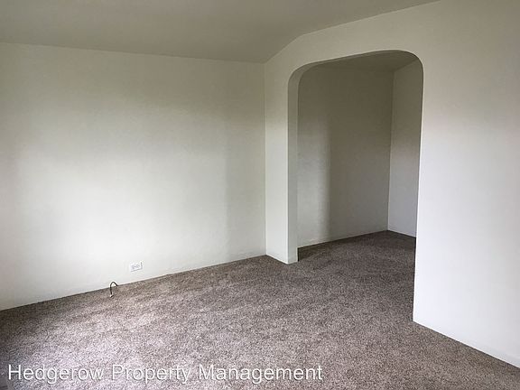 5th image of 1066 Terrace Dr APT 5