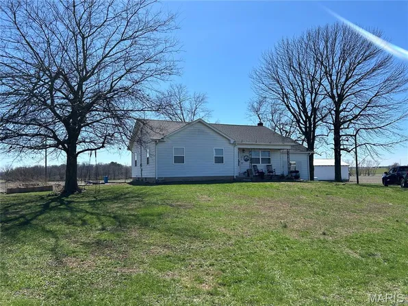 4456 Klohr Toen Ln, Columbia, IL 62236