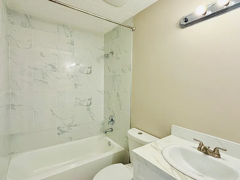6 Almond Ct #6C — Photo 5