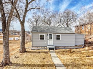 635 Halley Ave, Rapid City, SD 57701
