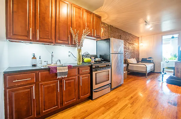 Rented by Rennit Inc. | media 30