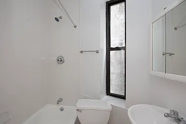 Rented by R New York