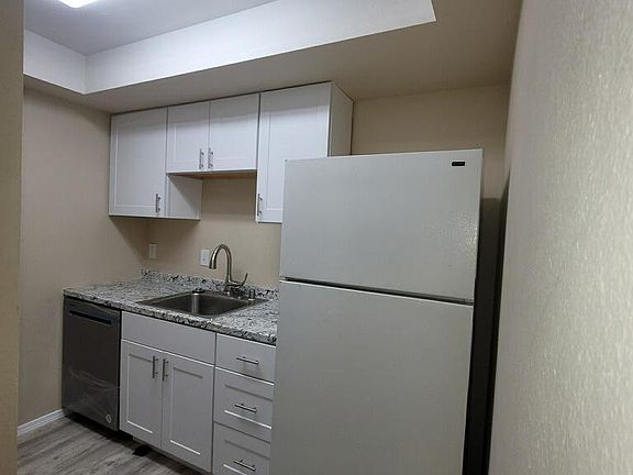 3rd image of 14640 NE 32nd St APT D22