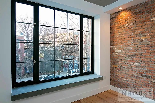 Sold by The In House Group | media 5