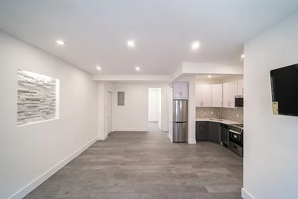 Rented by Heritage Capital Management LLC | media 14