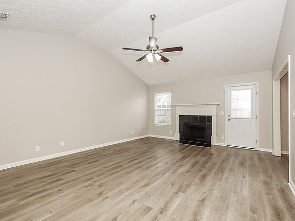 3rd image of 1295 Tiree Dr