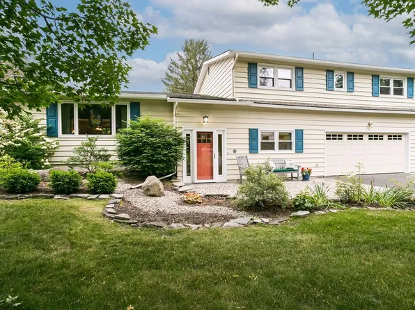 203 Ardsley Dr, Syracuse, NY 13214
