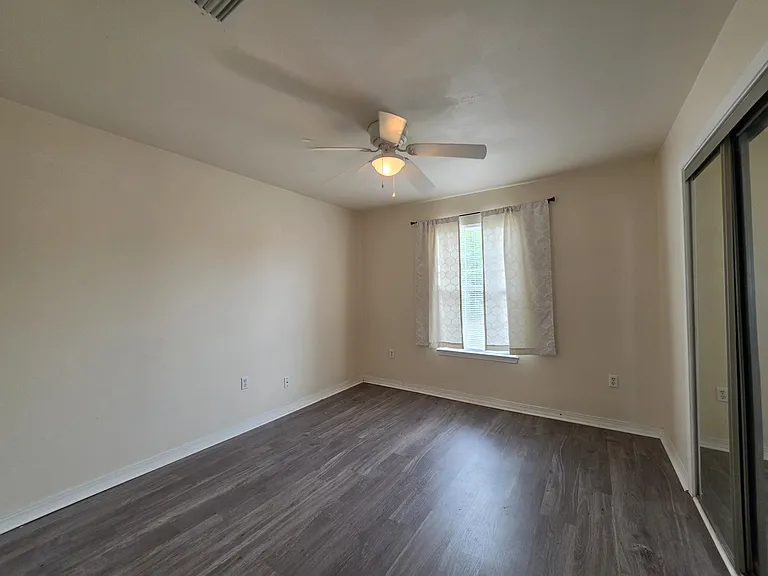 404 Riverchase Blvd — Photo 9