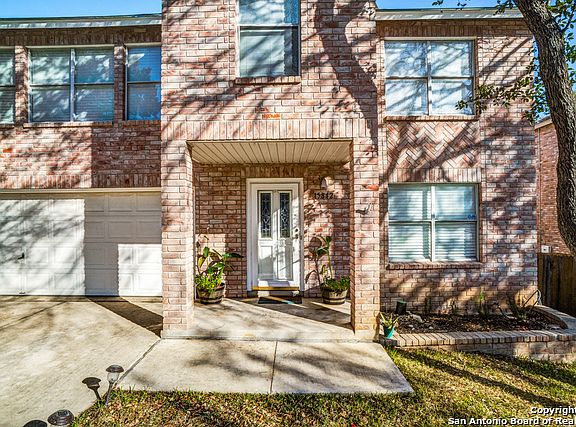 4th image of 15842 Walnut Creek Dr
