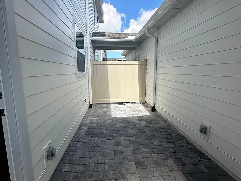 6541 Cyrils Dr — Photo 21