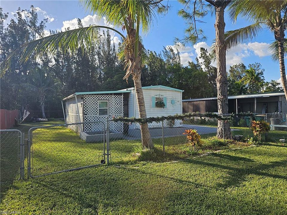 2nd image of 110 Moon Bay ST
