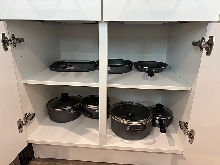 Full kitchen