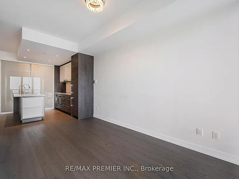 488 University Ave #3201 — Photo 6