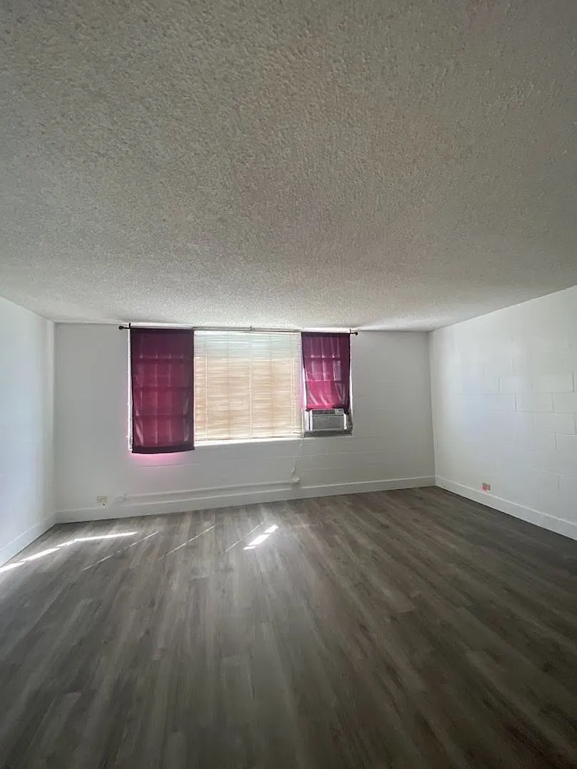 Pearlridge Gardens & Towers, Newly renovated 2 bed, 2 ba, 1 parking incl water/sewer, building am... — Photo 4