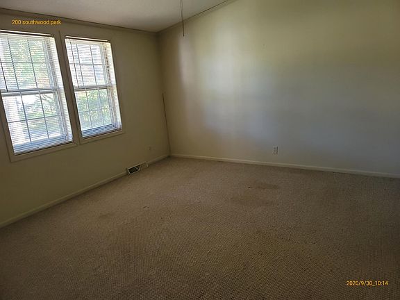 5th image of 200 Southwood Park Rd