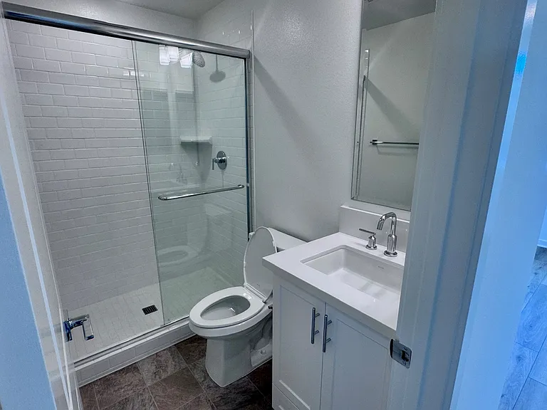 401 Besalu Ter — Photo 22