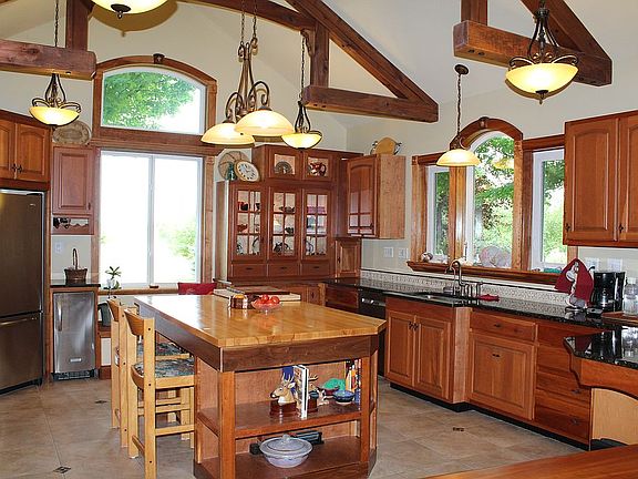 BEAUTIFUL CHERRY CABINETRY