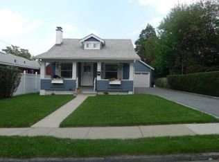 110 Rockne Rd, Yonkers, NY 10701