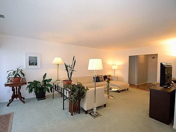 2nd image of 3543 Amberacres Dr APT 301