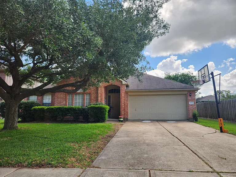 17123 Pecan Acres Dr — Photo 3